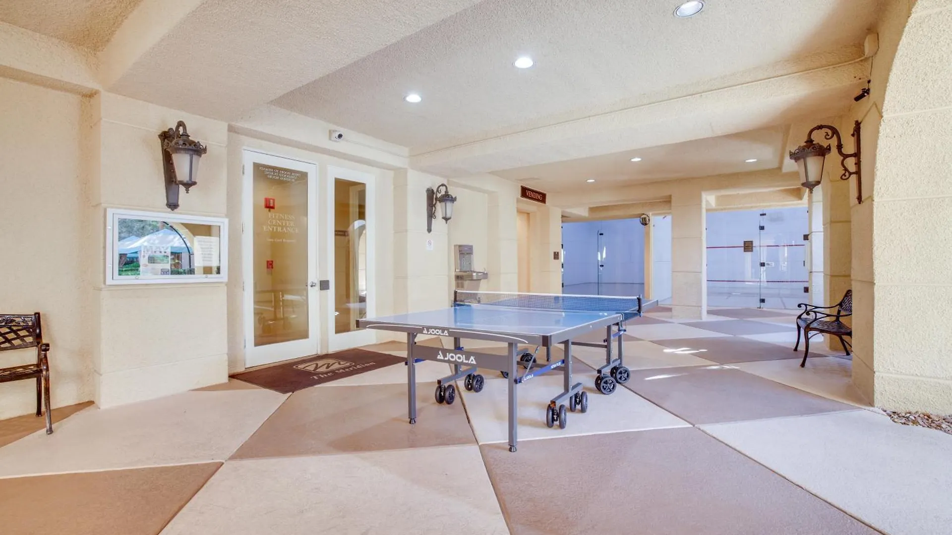Walk To Las Vegas Strip Modern Condo With Patio! アパート